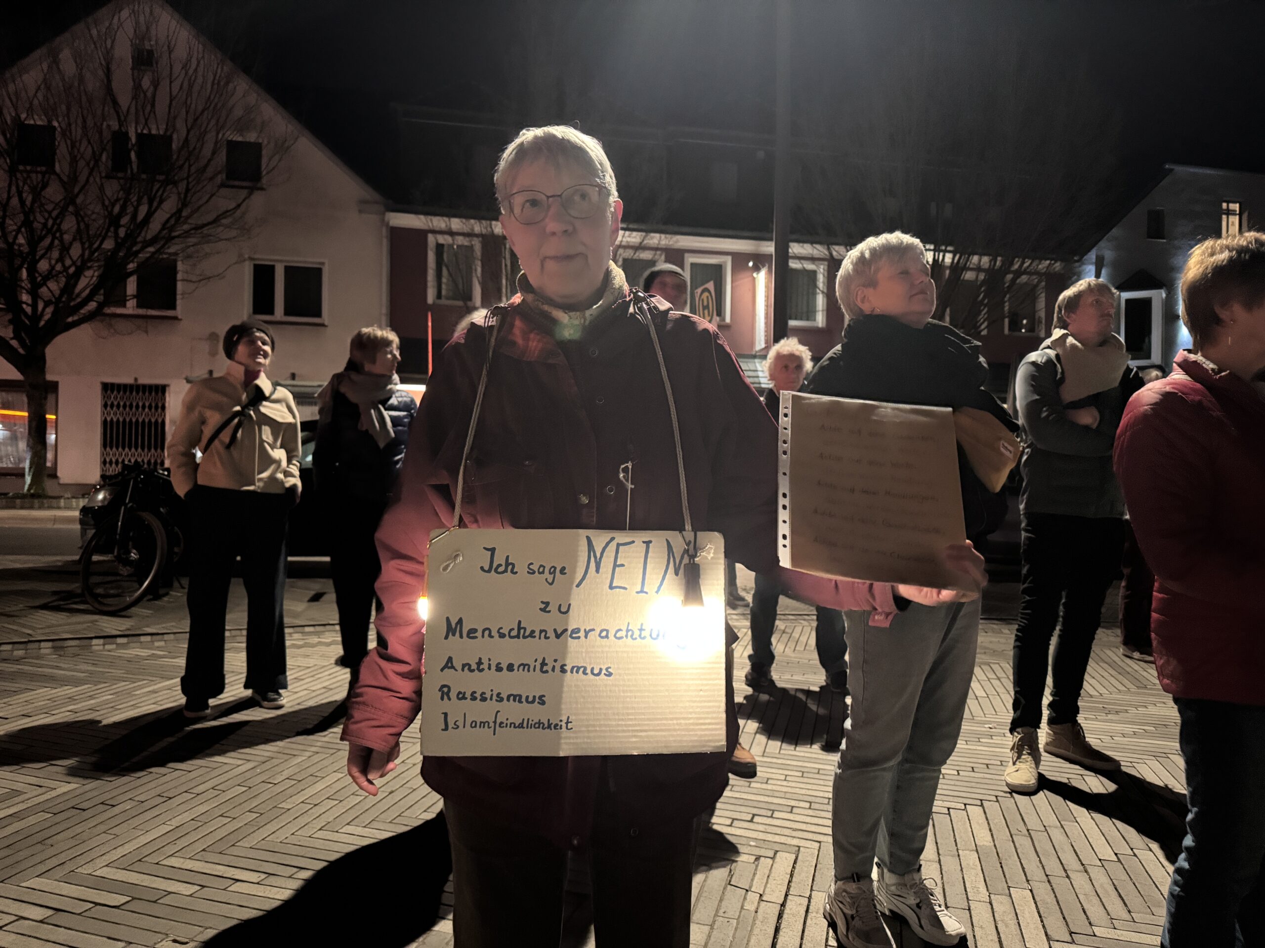 Ein Abend voller Lichter und klarer Worte in Spenge