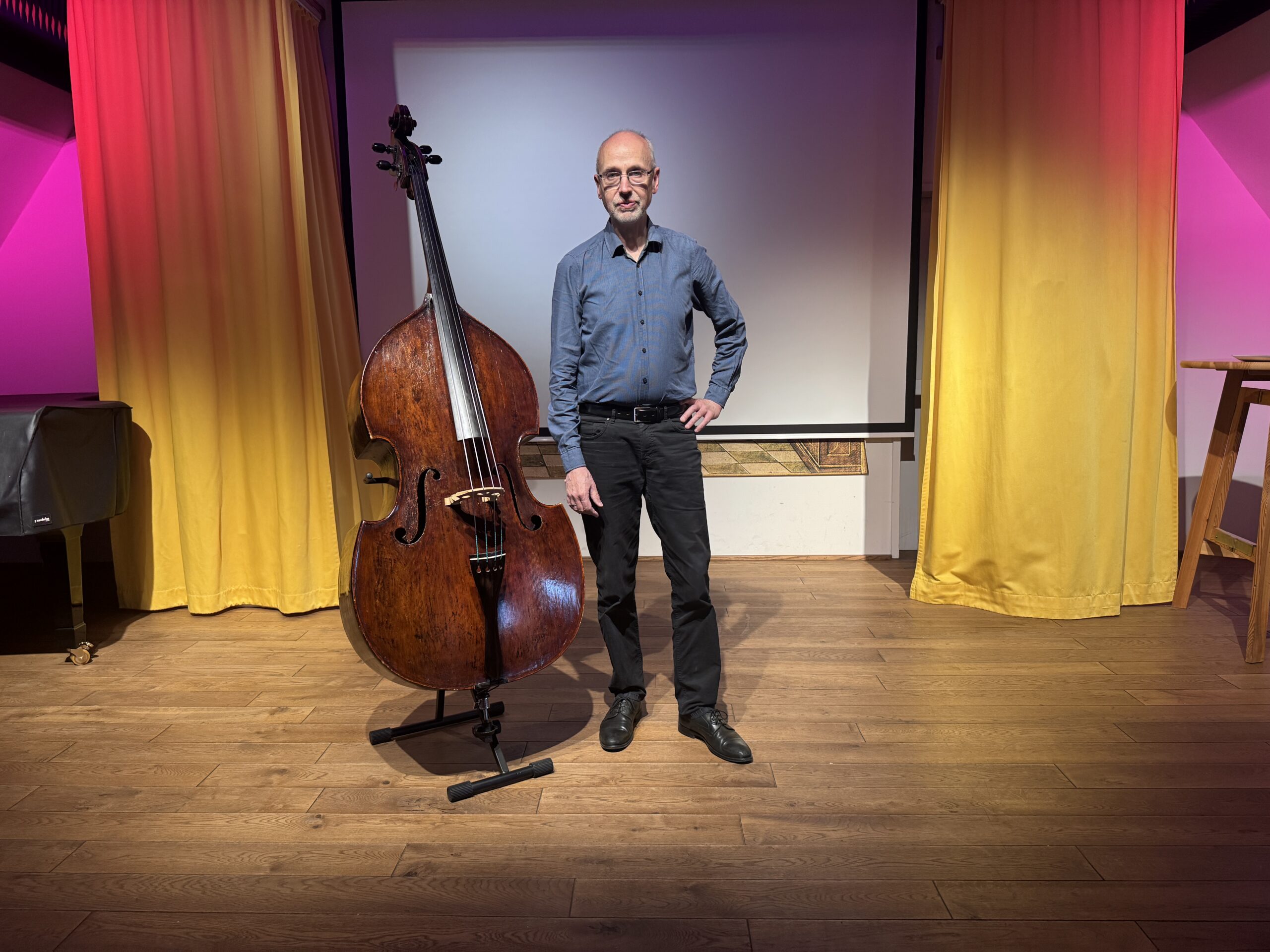 Gewinnspiel: Der Kontrabass – ein scheußliches Instrument