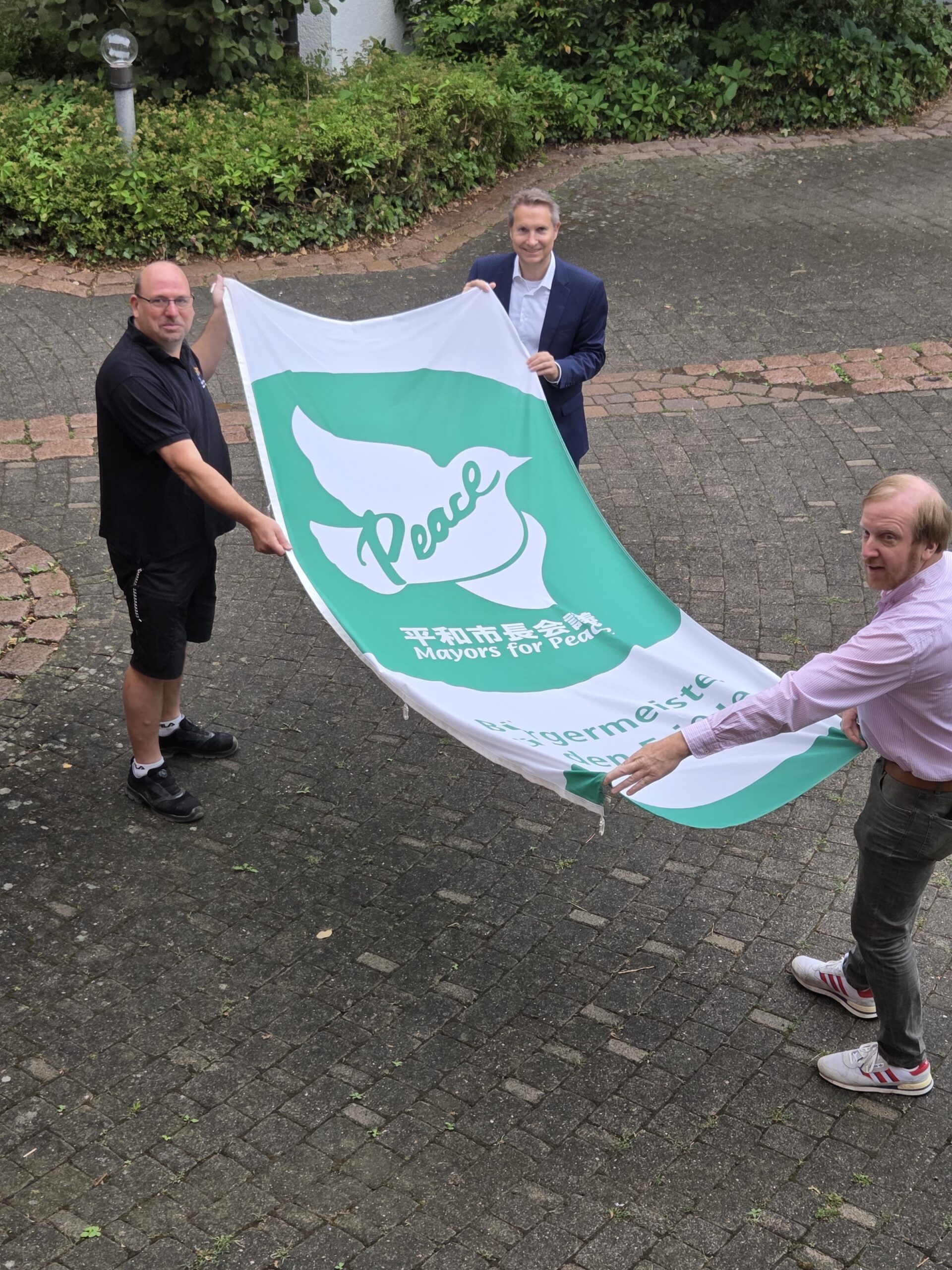 Enger ruft zu nuklearer Abrüstung auf: Flaggentag der Mayors for Peace